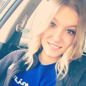 Meet your Posher, Courtney